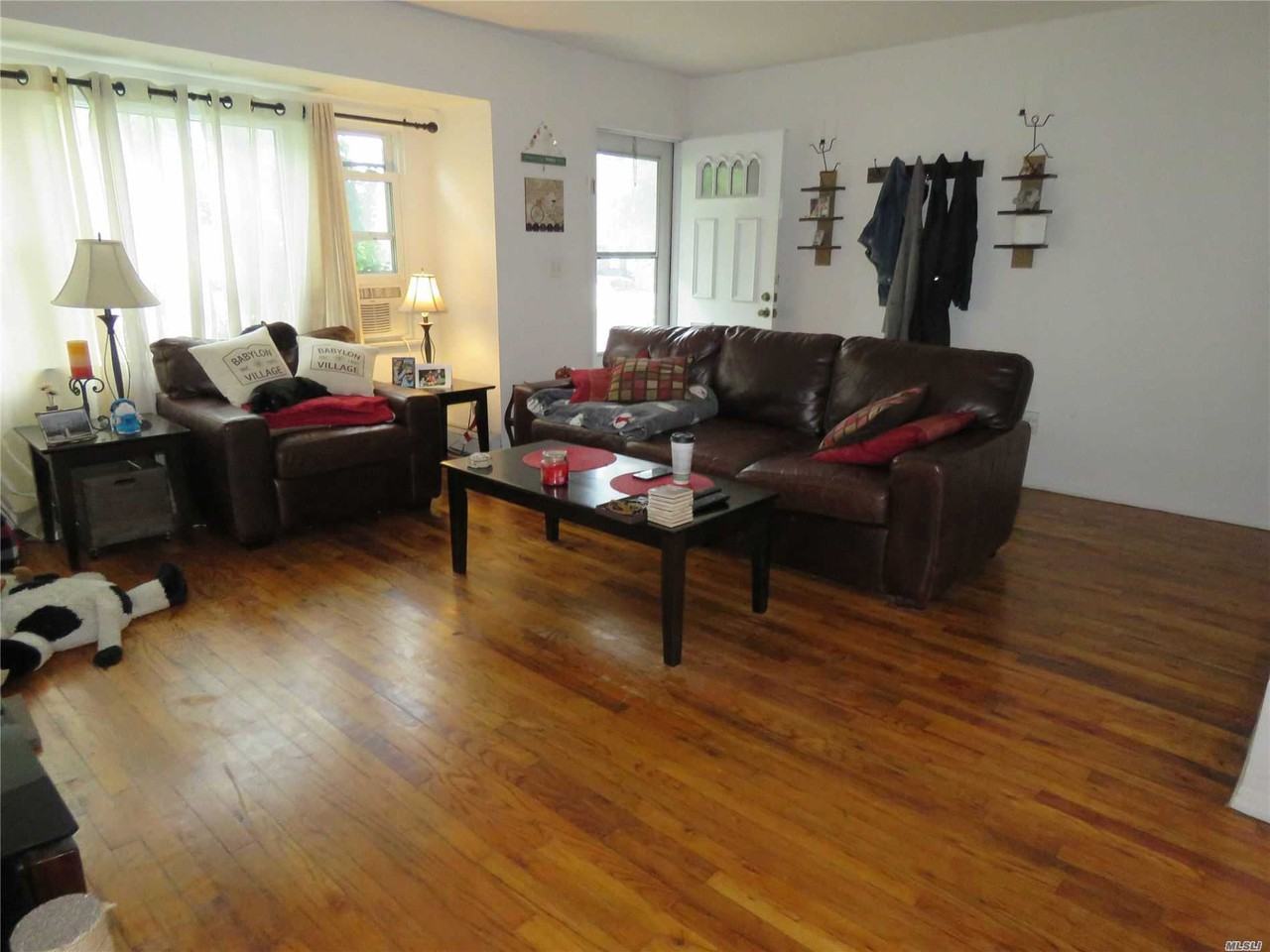 19 Simon St - Photo 2 of 8