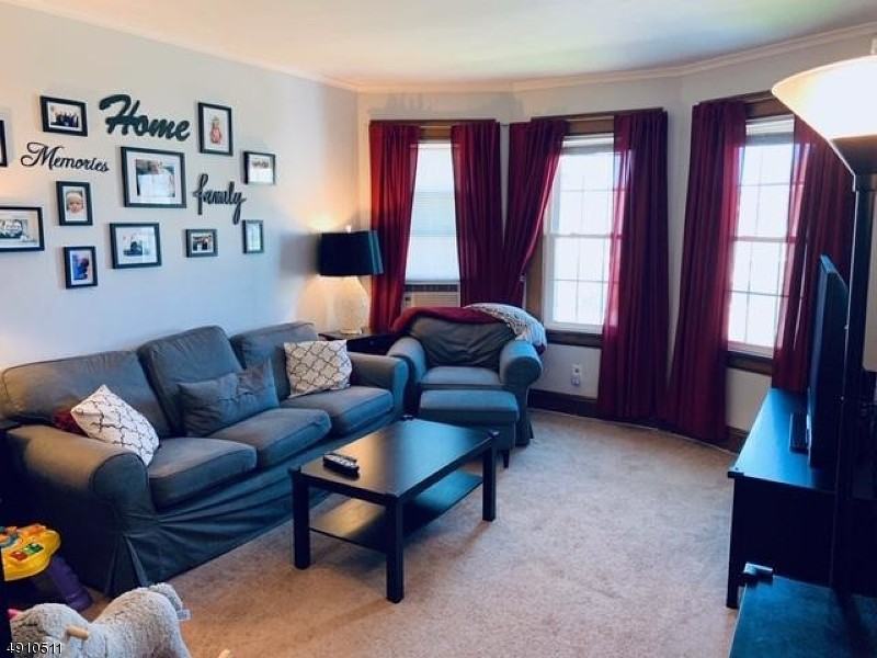 202 Boyle Ave - Photo 2 of 9