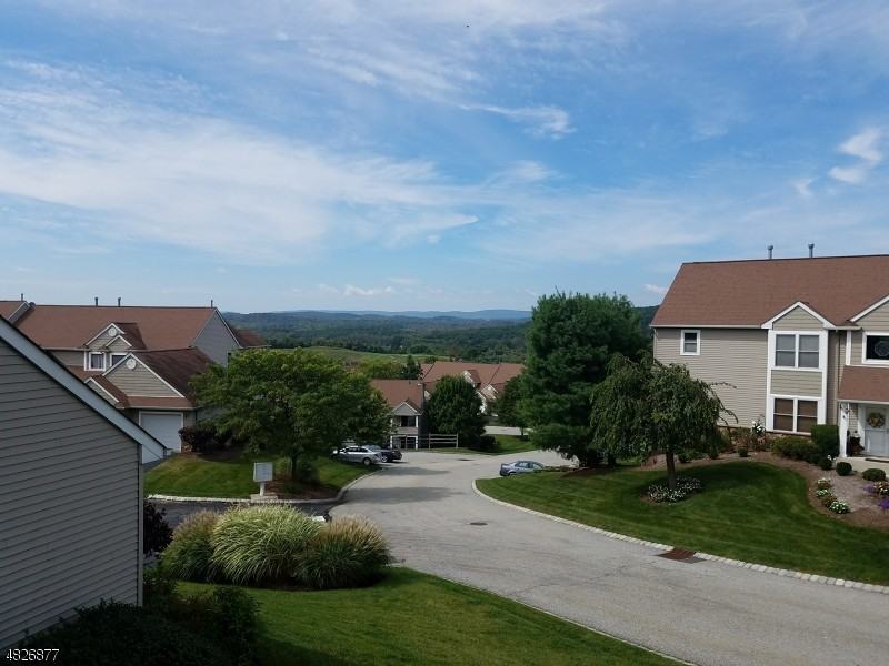 103 Bourne Cir - Photo 2 of 9