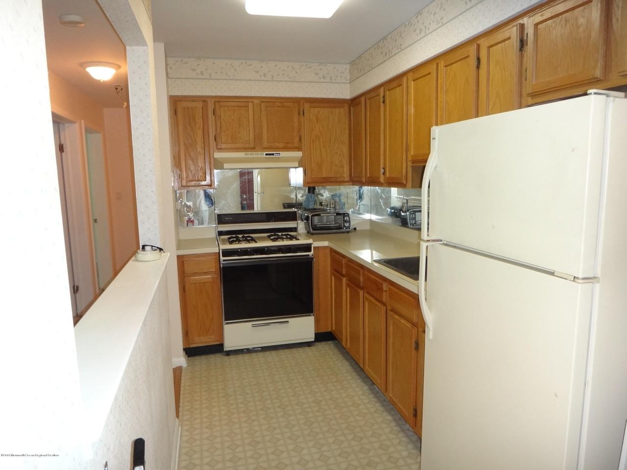 785 Banyan Court - Photo 3 of 8