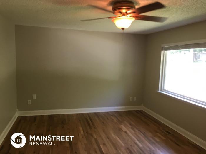 11521 North Mcgee Street - Photo 3 of 14