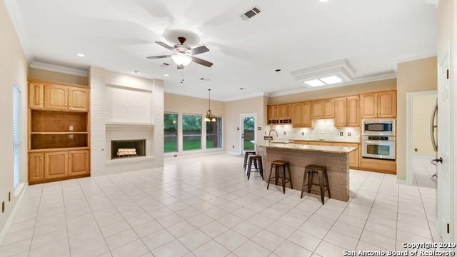 1725 Fox Tree Ln - Photo 3 of 25