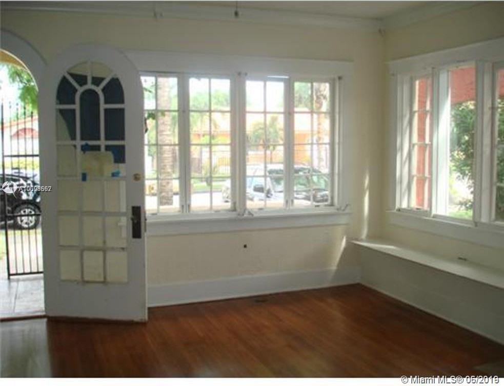 2326 SW 16th Terrace - Photo 3 of 10