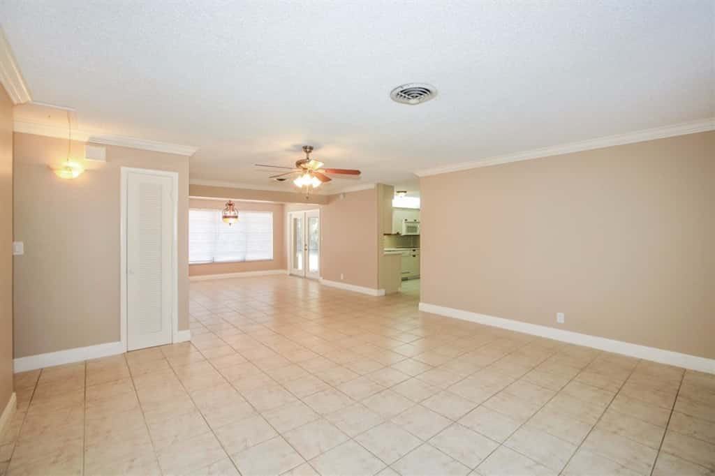 671 Nw 12th Rd - Photo 3 of 21