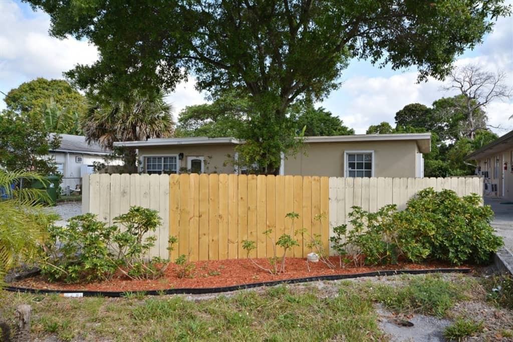 3613 Sw 12th Ct - Photo 2 of 18