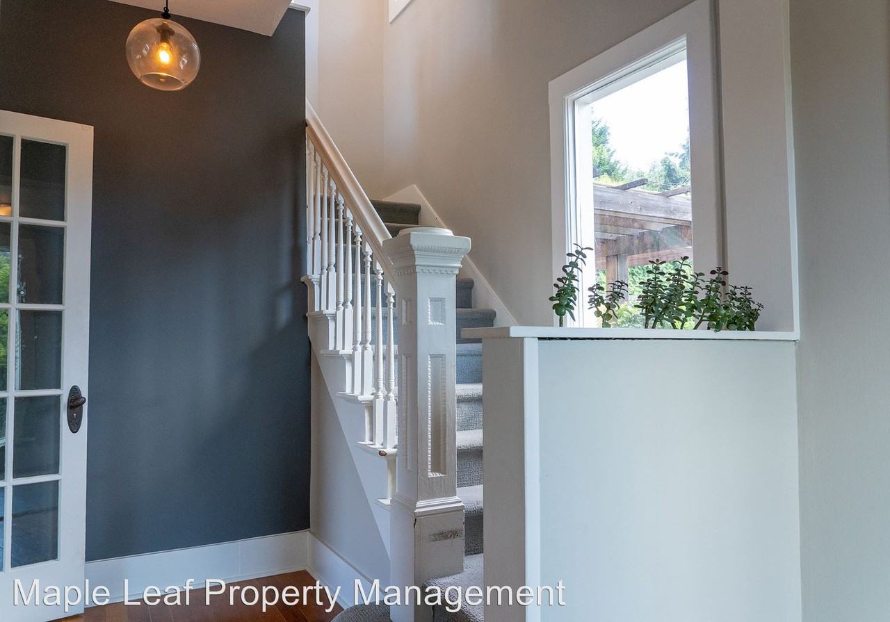 256 NW 46th St - Photo 2 of 16