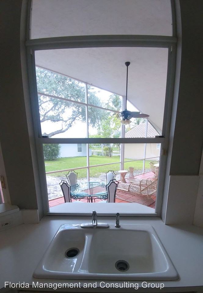 4810 NW 98th Way - Photo 3 of 37