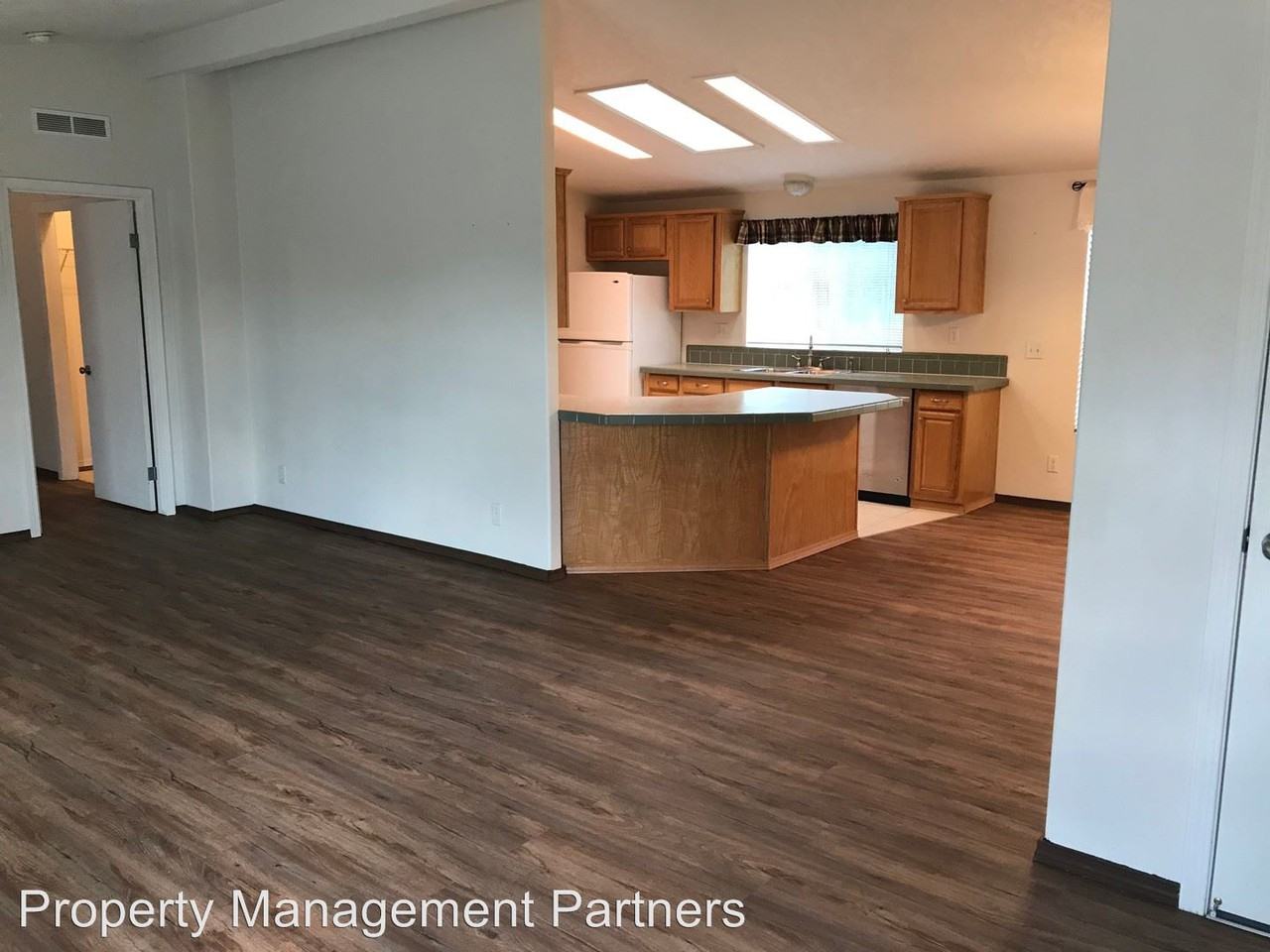 6275 WA-291 - Photo 3 of 12