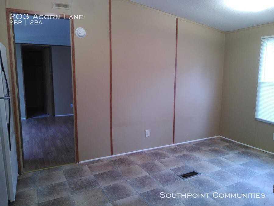 203 Acorn Ln - Photo 2 of 12
