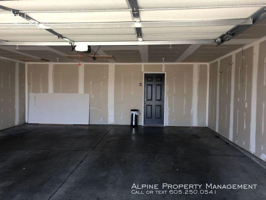 311 Opal Ln - Photo 2 of 26