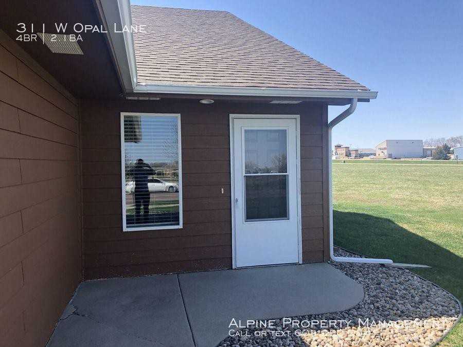 311 Opal Ln - Photo 3 of 26