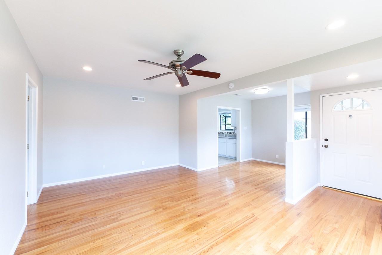 1925 Graydon Ave - Photo 2 of 31