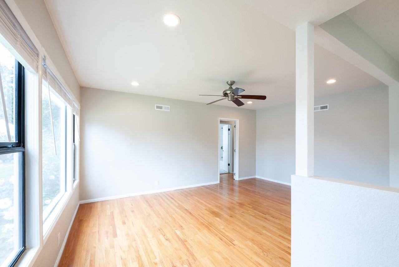 1925 Graydon Ave - Photo 3 of 31