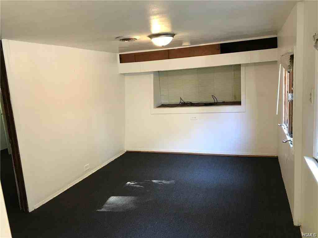 244 North Liberty Drive - Photo 3 of 8