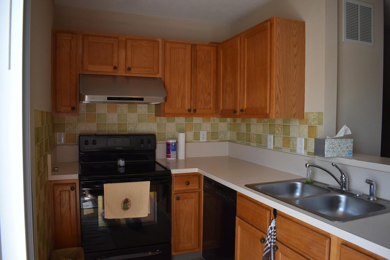 719 Lazelle Road - Photo 2 of 9