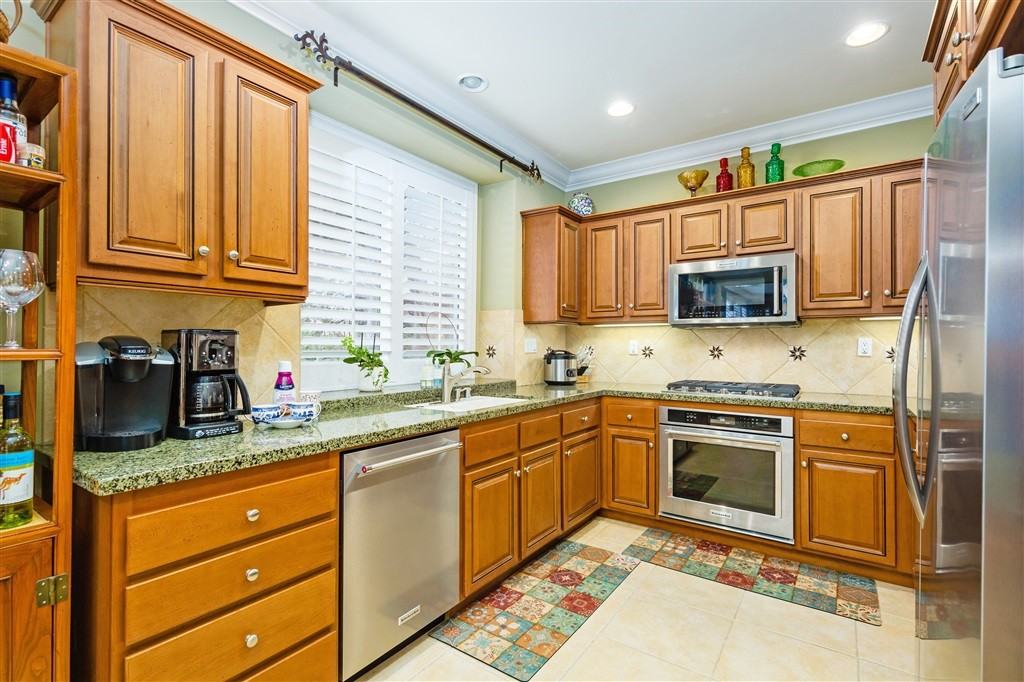 438 Avenida Mantilla - Photo 2 of 9