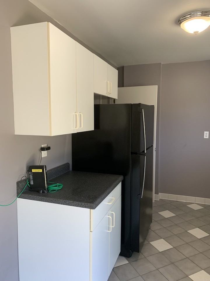 187 Surrey Ln - Photo 2 of 16