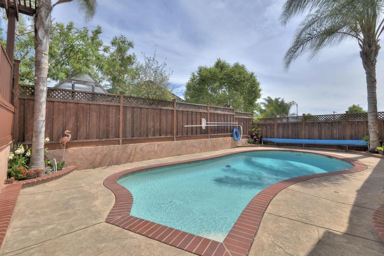 672 Candlestick Way - Photo 3 of 23