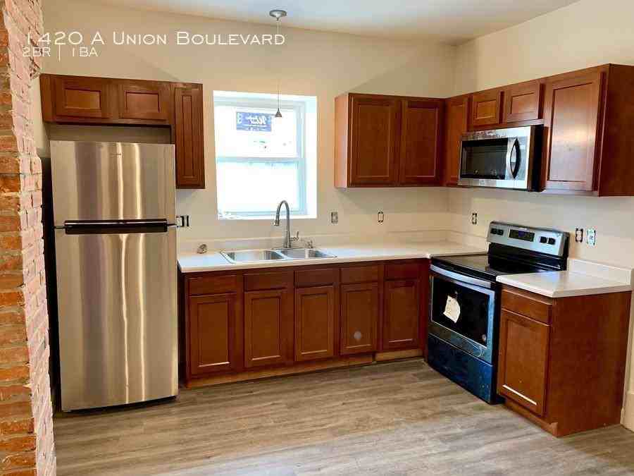 1420 Union Blvd - Photo 3 of 6