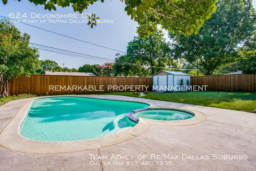 624 Devonshire Dr - Photo 2 of 24