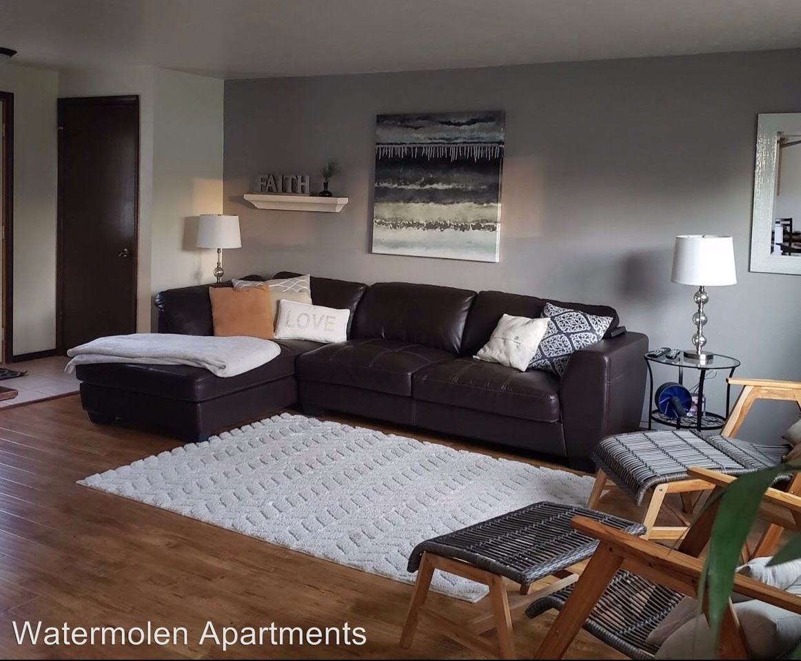 480 Robert Ln - Photo 2 of 8