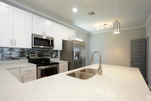 2604 Avenue K - Photo 1 of 1