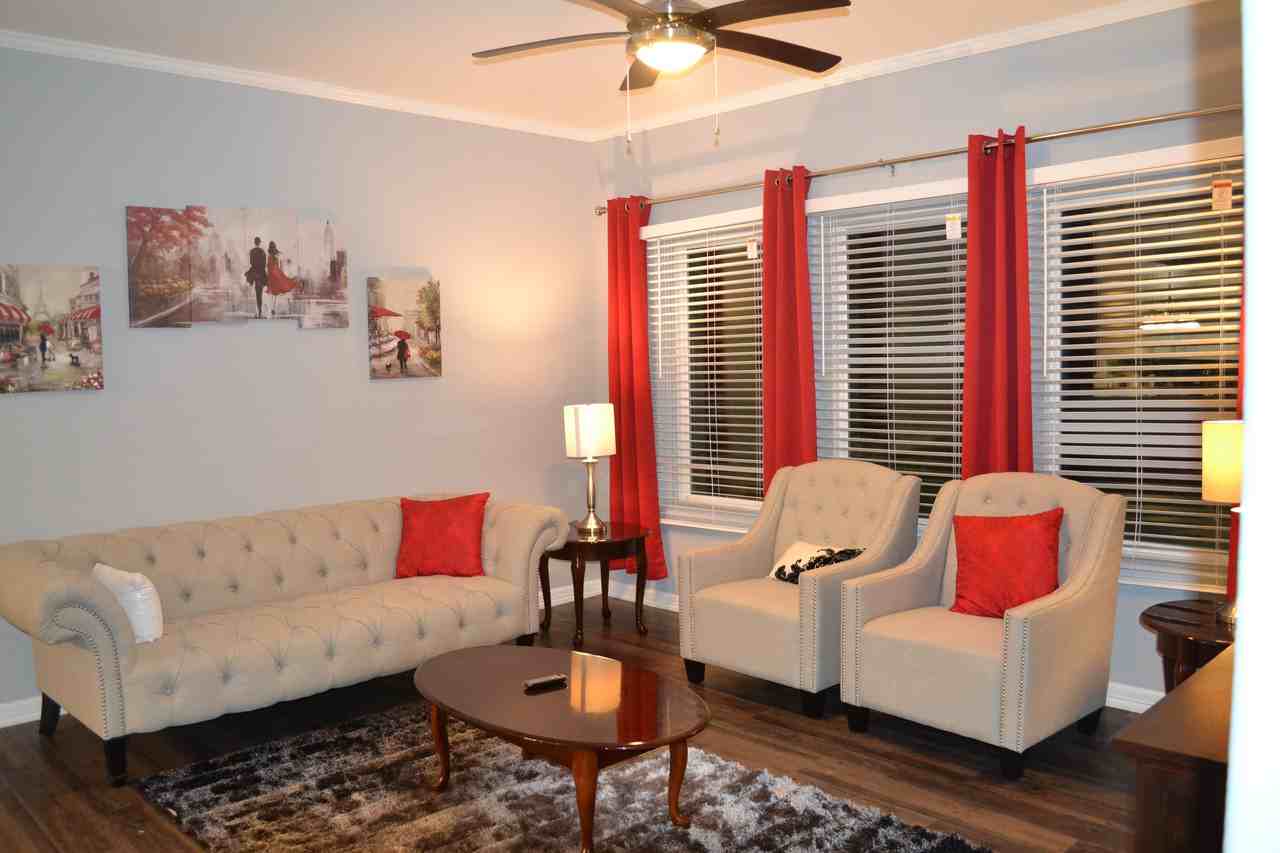 2604 Avenue K - Photo 5 of 26