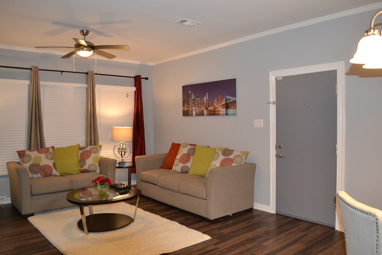 2604 Avenue K - Photo 6 of 26