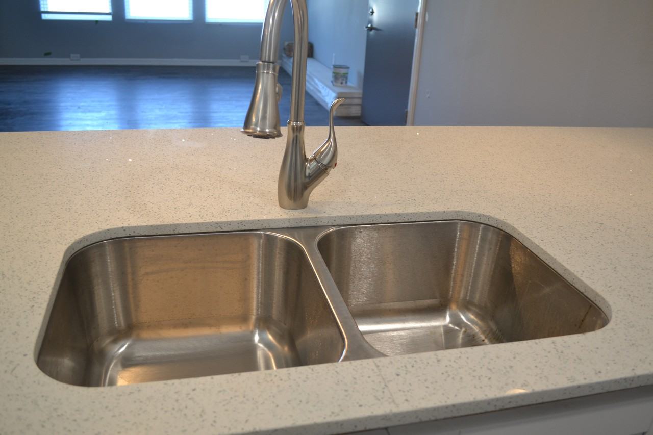 2604 Avenue K - Photo 3 of 26