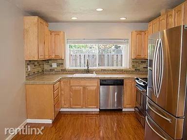 1636 Town Club Dr - Photo 3 of 13