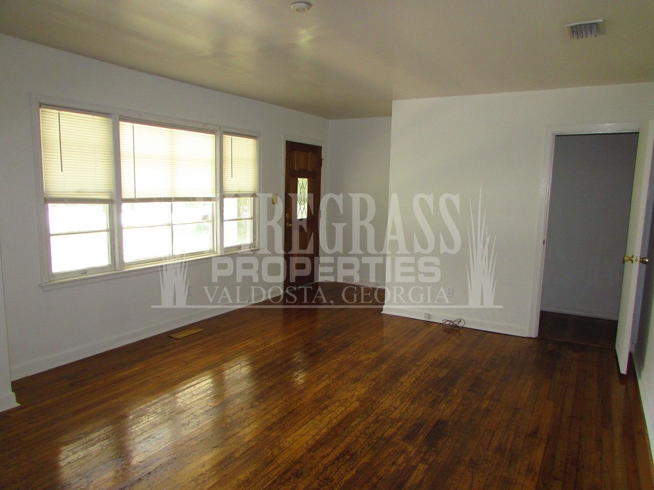 2213 Jerry Jones Drive - Photo 2 of 13