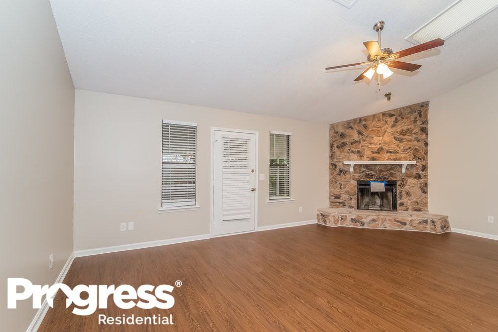 3213 Roundham Ln - Photo 2 of 16