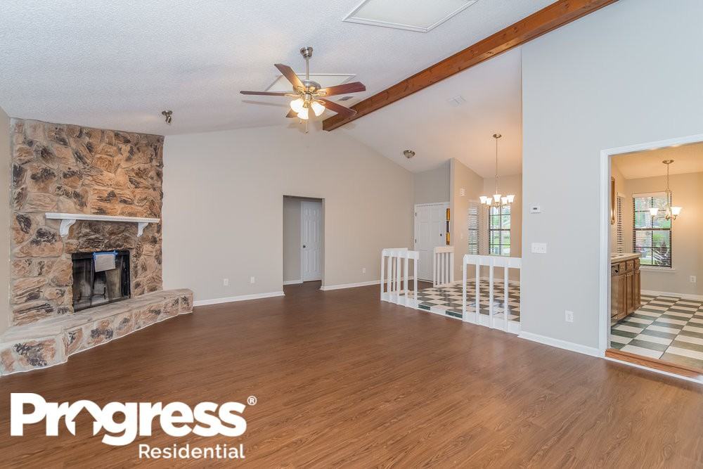 3213 Roundham Ln - Photo 3 of 16