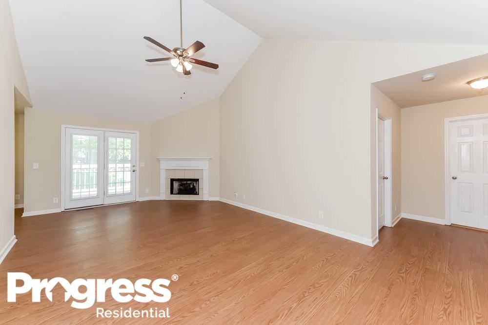 306 Hickory Chase Ct - Photo 3 of 16