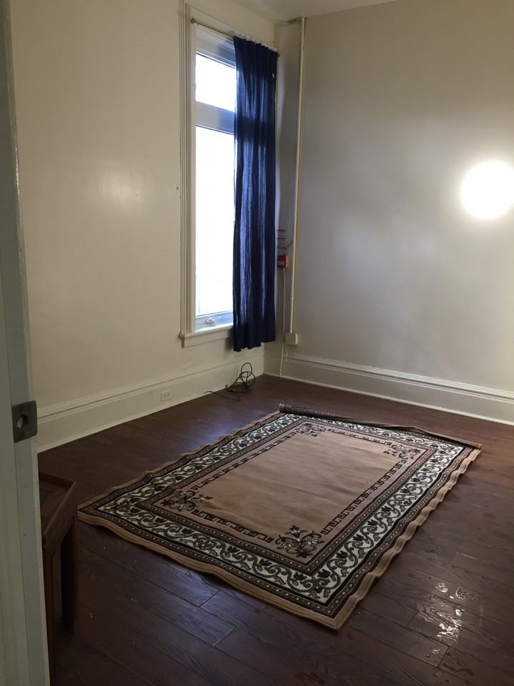 271 Dundas Street East - Photo 2