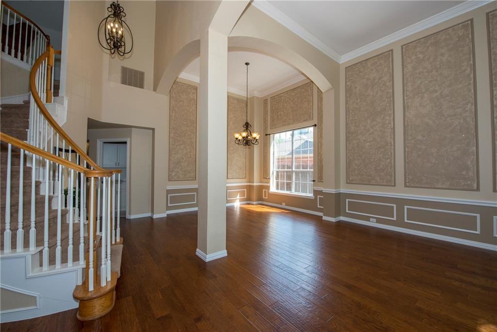 2711 Indian Oak Dr - Photo 3 of 19