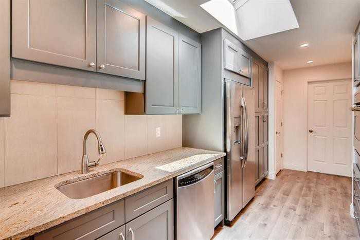 307 Bentley Dr - Photo 2 of 16