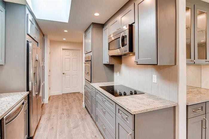 307 Bentley Dr - Photo 3 of 16