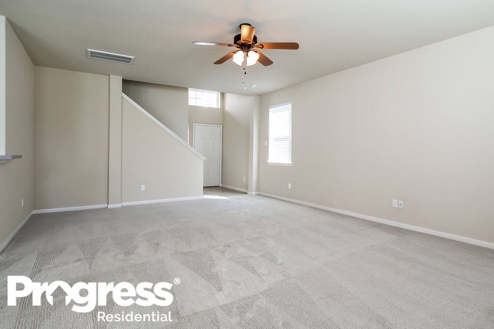 18746 Walden Glen Cir - Photo 3 of 20