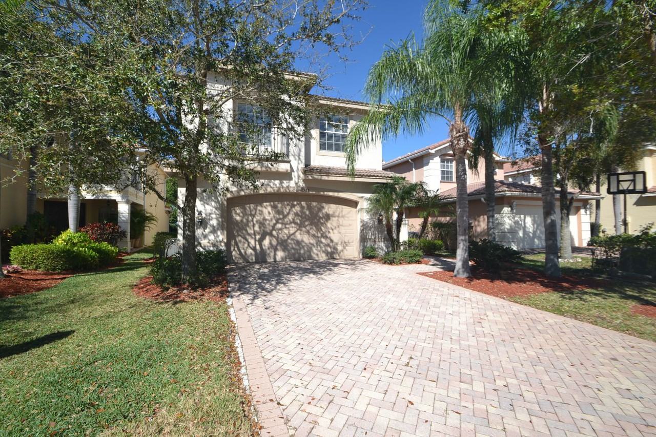 8939 Briarwood Meadow Ln - Photo 2 of 25