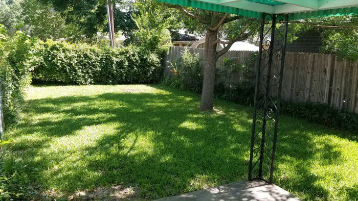 1110 Rosedale Dr - Photo 2 of 8