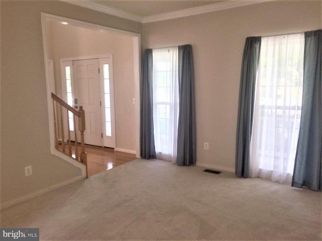 38 Houser Dr - Photo 3 of 42