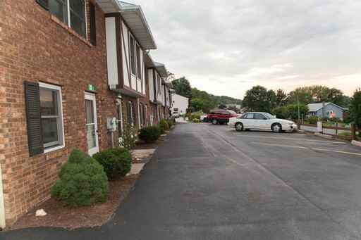 379 Grape St #08 - Photo 3 of 4