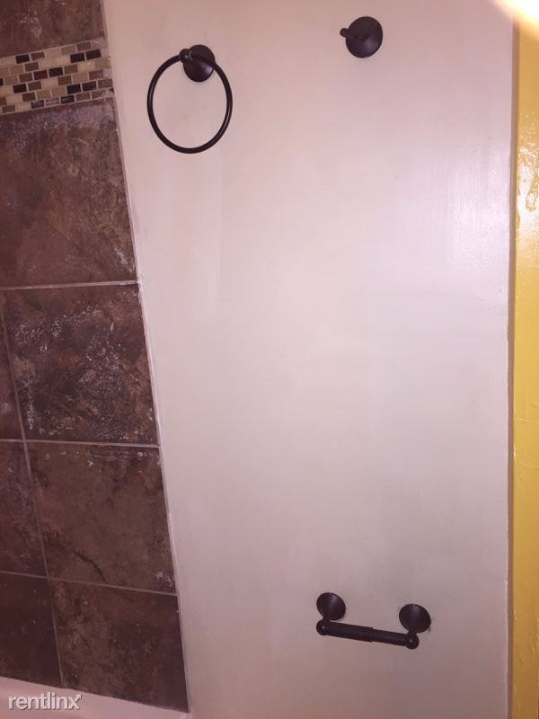 636 Stephens Pl - Photo 3 of 3