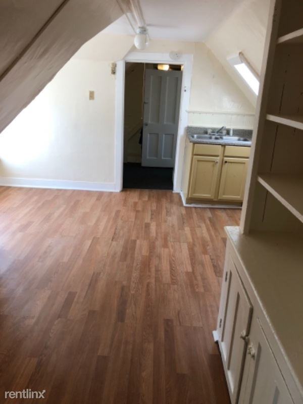 32 Pershing Ave - Photo 2 of 4