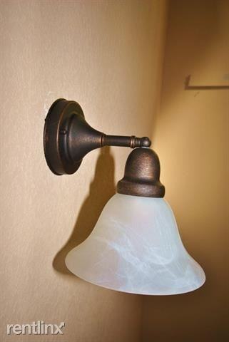 215 N College St - Photo 3 of 40