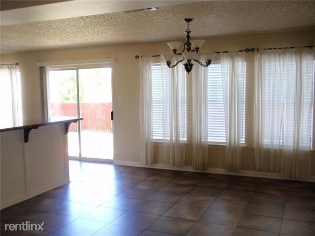 2205 Georgian Dr - Photo 3 of 6