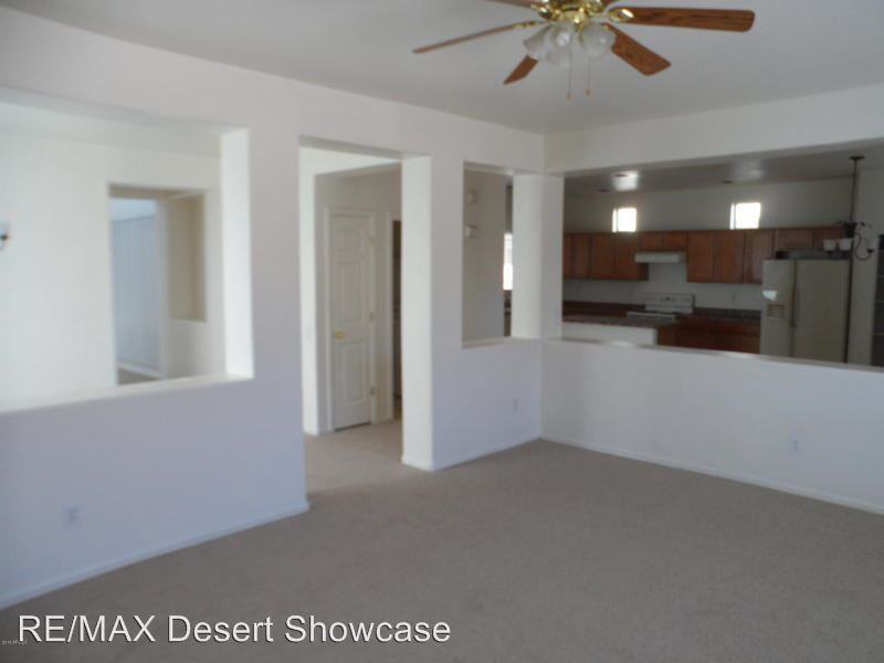 9422 W Berkeley Rd - Photo 2 of 5