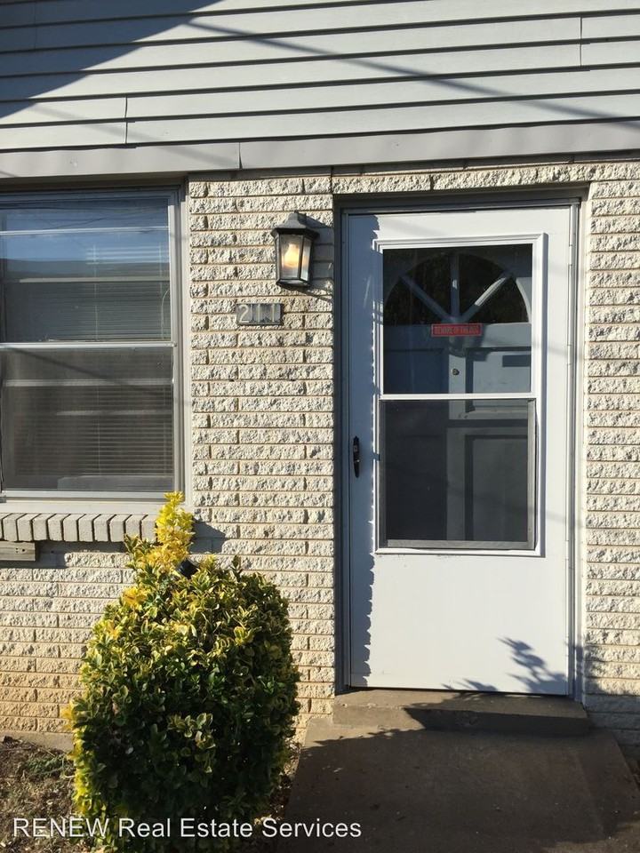 211 Robinwood Ave - Photo 3 of 12