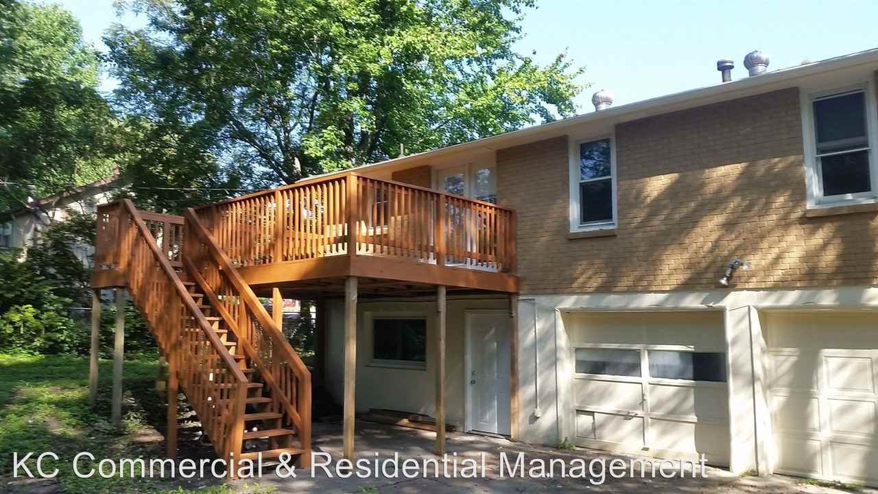 407 NE 114th Terrace - Photo 3 of 49